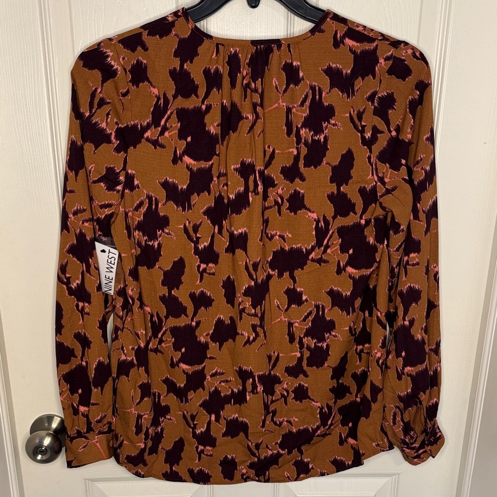 NWT Nine West Women's Brown Abstract Blouse - Picture 9 of 9